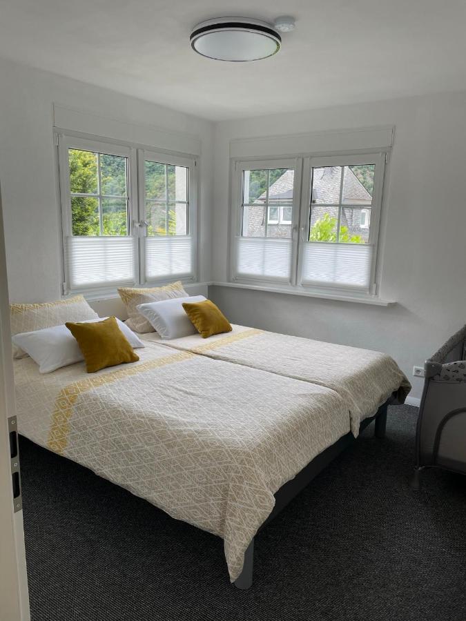Haus Uebernachtenswert Cochem Mosel Esterno foto