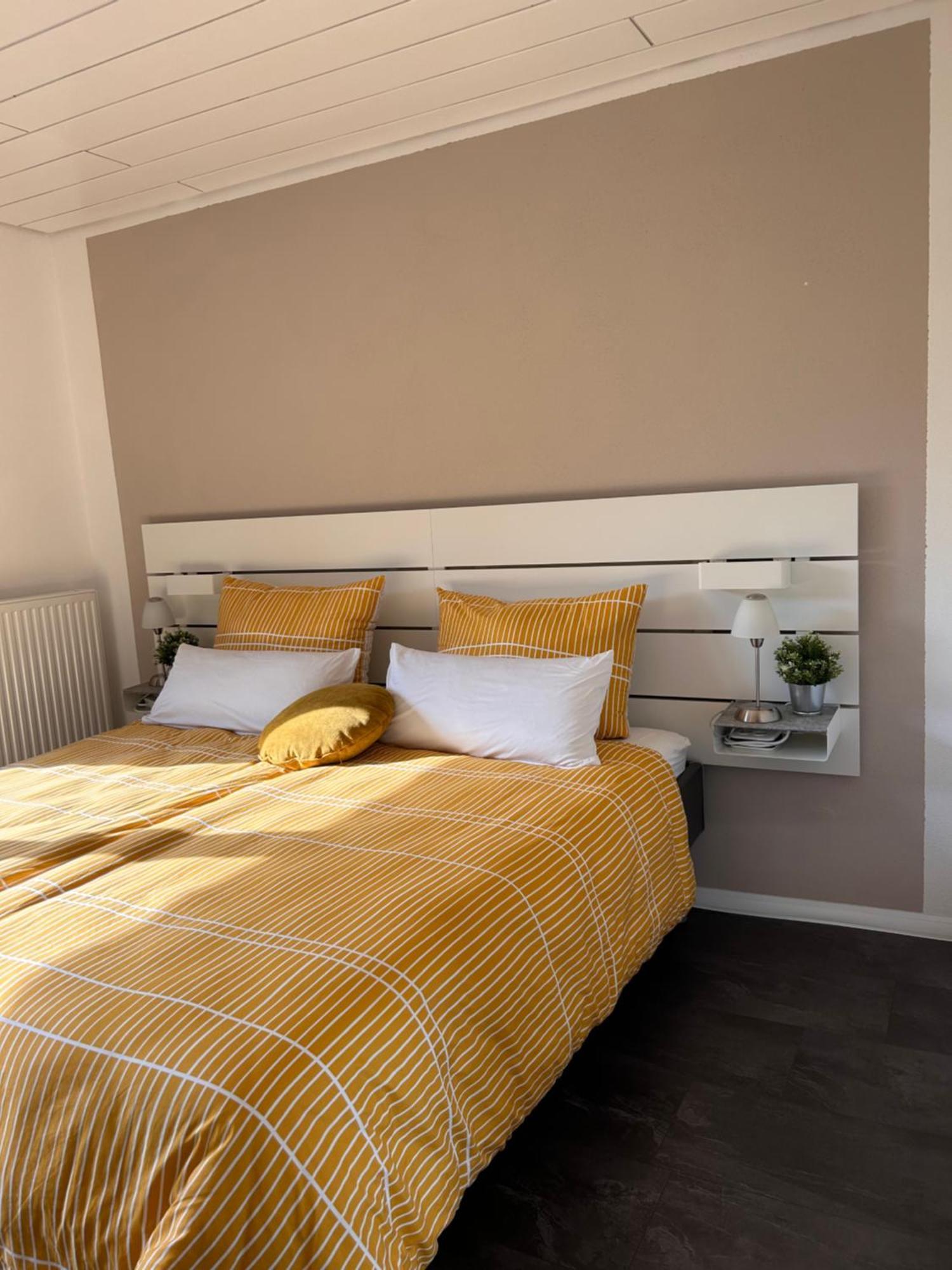 Haus Uebernachtenswert Cochem Mosel Esterno foto