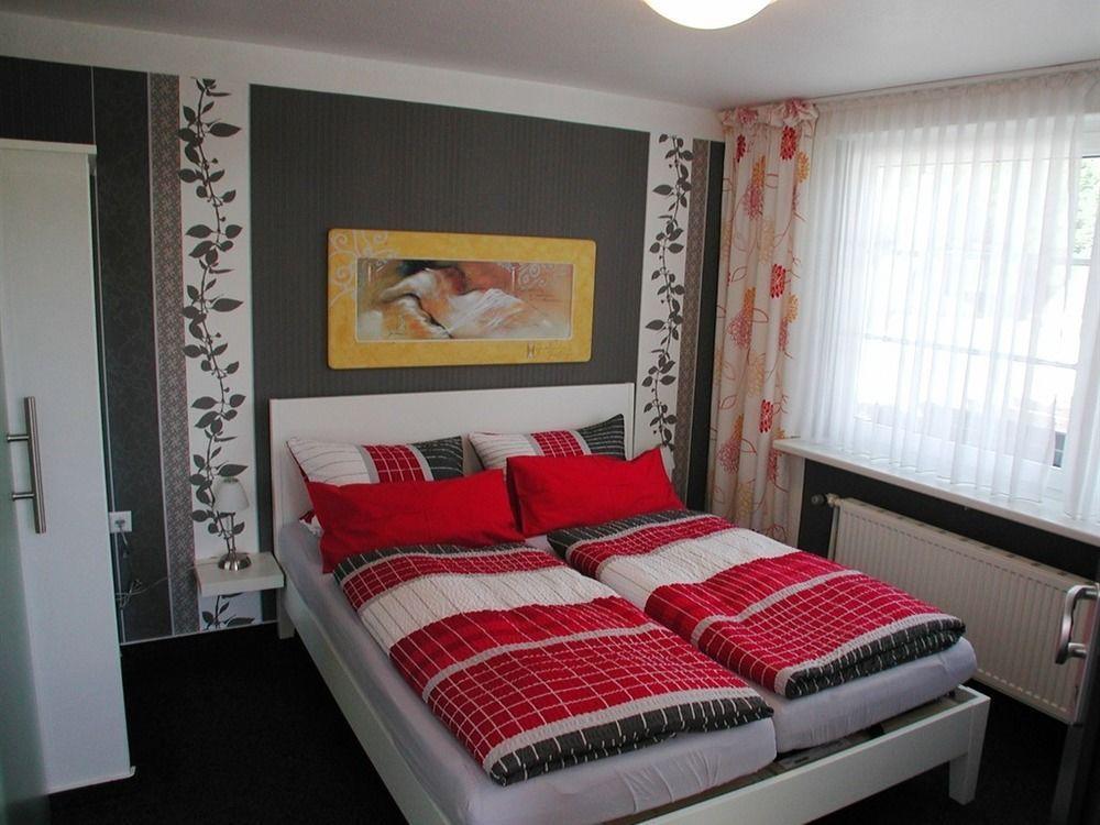 Haus Uebernachtenswert Cochem Mosel Esterno foto
