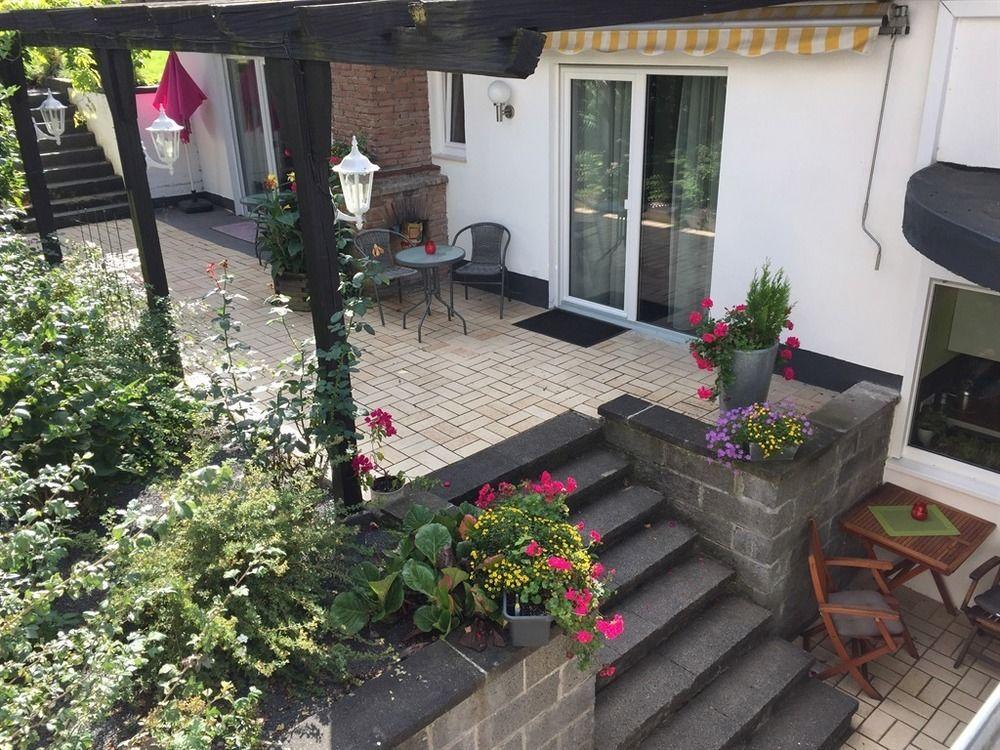 Haus Uebernachtenswert Cochem Mosel Esterno foto