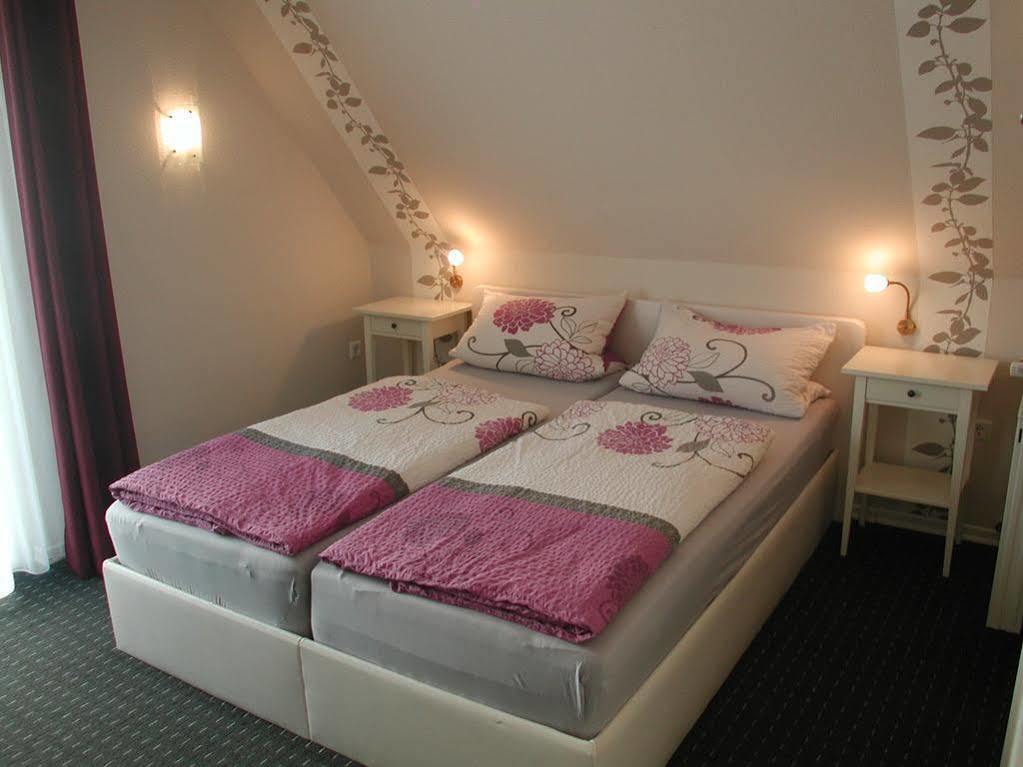 Haus Uebernachtenswert Cochem Mosel Esterno foto